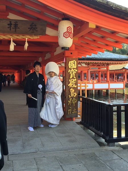 厳島神社での挙式 極寒に震える 広島の古民家ギャラリー草 Sou
